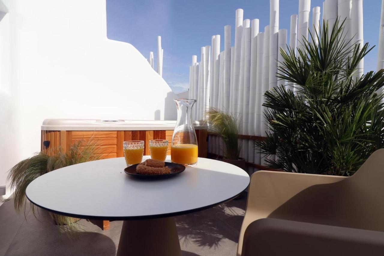 Narcissus Luxury Suites Naxos City エクステリア 写真
