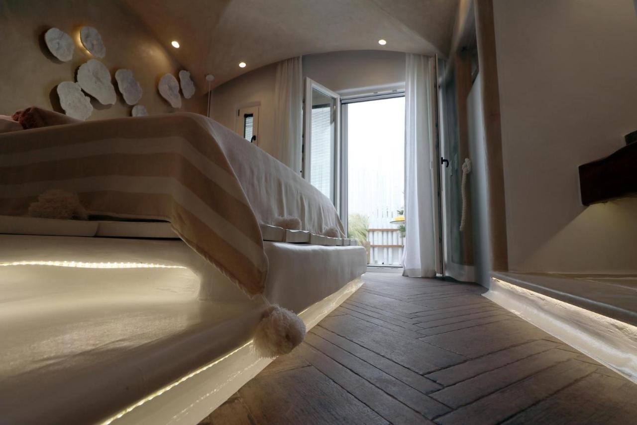 Narcissus Luxury Suites Naxos City エクステリア 写真